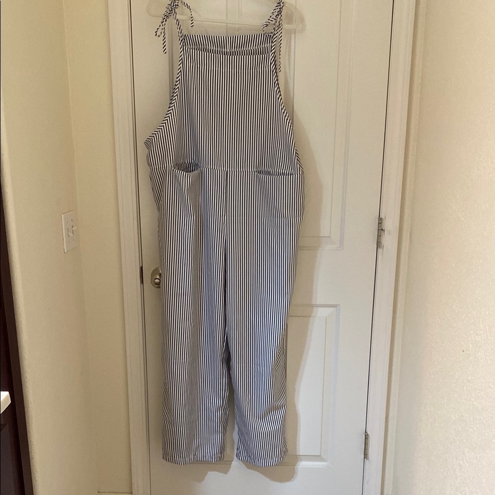 Dark Gray and White Striped Casual Jumpsuit with Adjustable Shoulder Ties